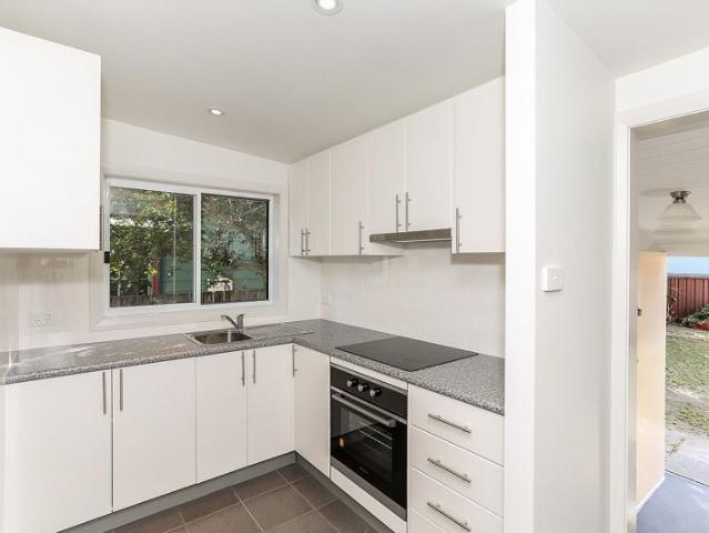 3 room house for rent