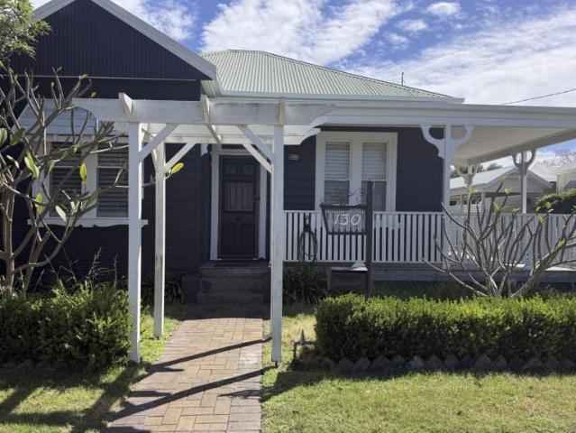 3 room house for rent