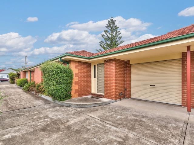 3 room house for rent