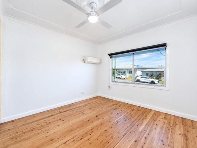 3 room house for rent