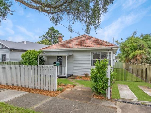 3 room house for rent