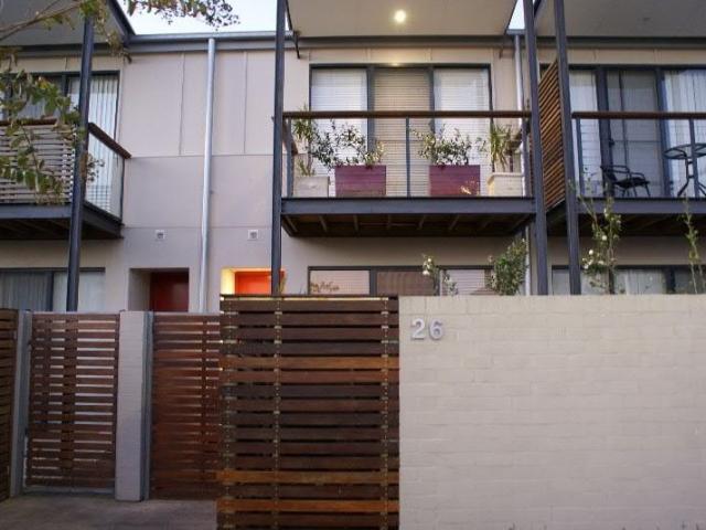 3 room house for rent