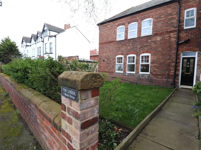 3 room house to let in Meols Drive, Hoylake, Merseyside, CH47 4AD