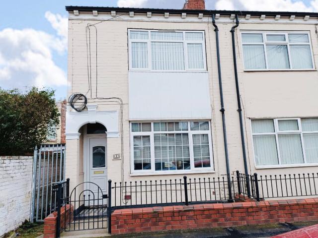 3 room house to let in Alfonso Street, Hull, HU3