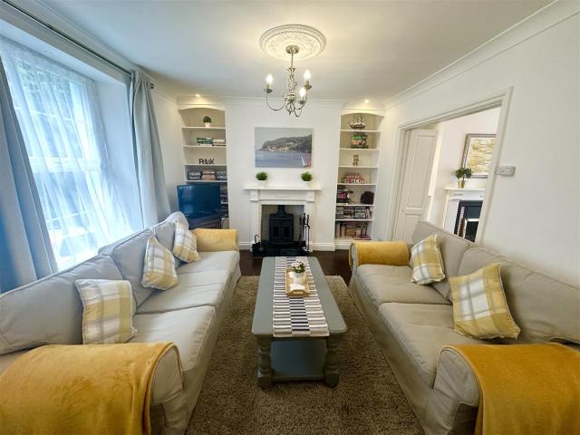 3 room house to let in Barewell Road, Torquay, Devon, TQ1