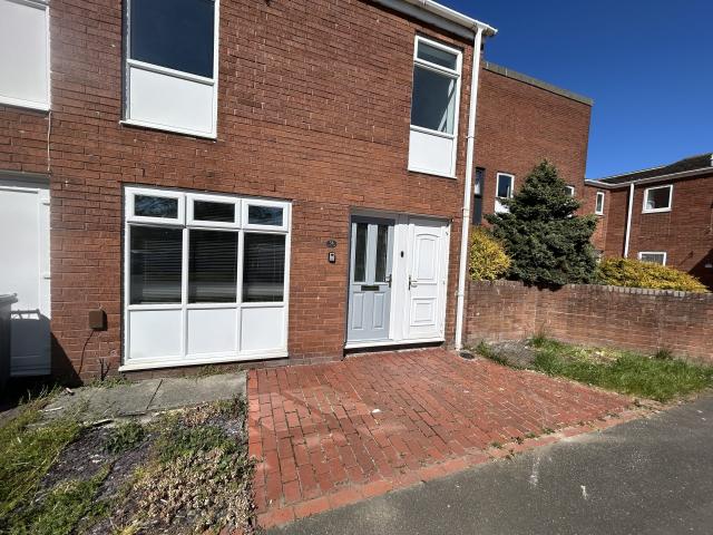 3 room house to let in Beverley Court, Washington, NE37