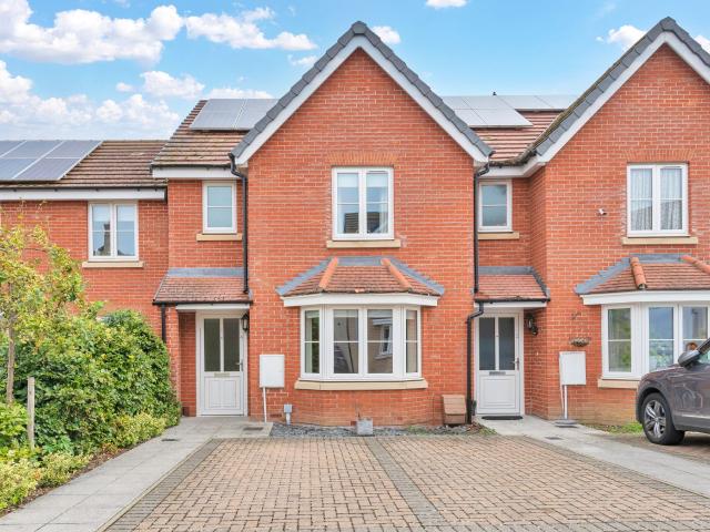 3 room house to let in Laurie Lane, Royston, SG8
