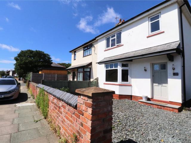3 room house to let in Shaws Road, Southport, PR8 4LP
