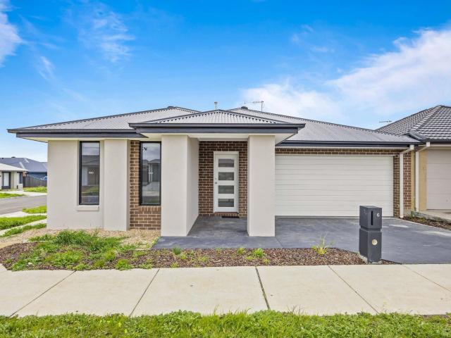 3 room house to let in 16 Vivid Street, Winter Valley