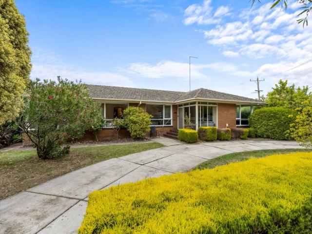 3 room house to let in 1795 Sturt Street, Alfredton