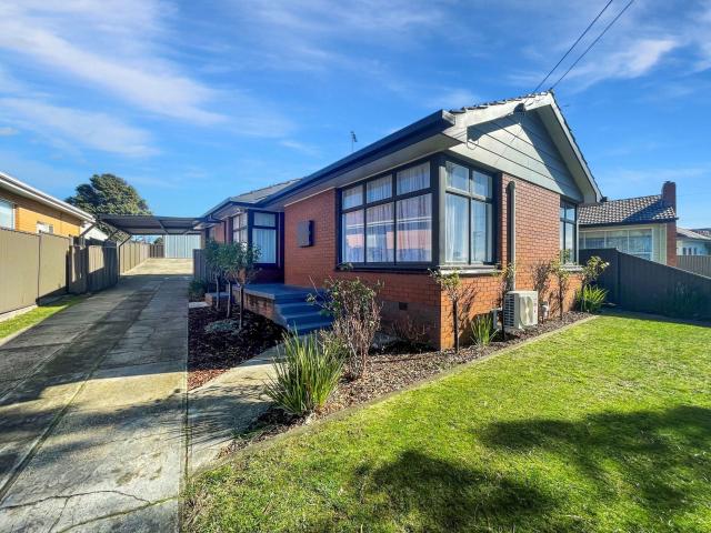 3 room house to let in 19 Harbour Drive, Sebastopol