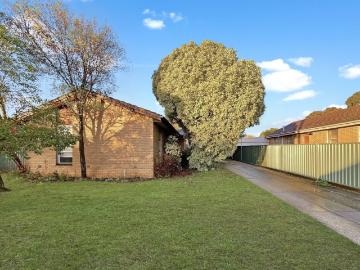 3 room house to let in 102 Marigold Street, Wendouree