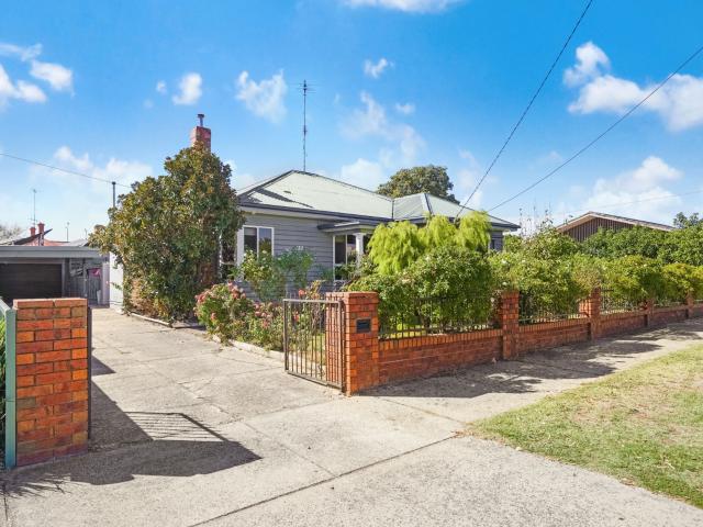 3 room house to let in 113 Beverin Street, Sebastopol