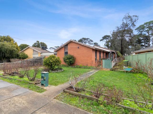 3 room house to let in 28 Cypress Avenue, Wendouree
