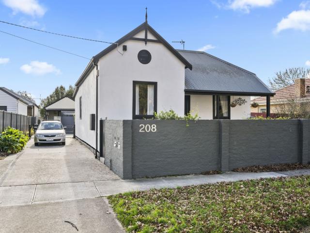 3 room house to let in 208 La Trobe Street, Redan