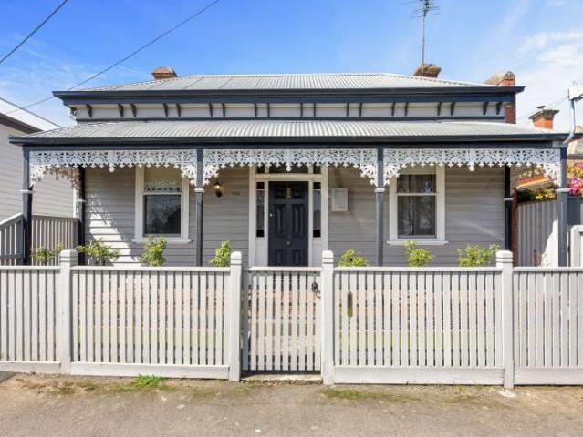 3 room house to let in 216 Armstrong Street North, Soldiers Hill