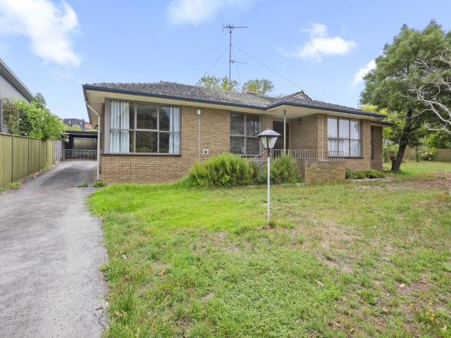 3 room house to let in 222 Daylesford Road, Brown Hill