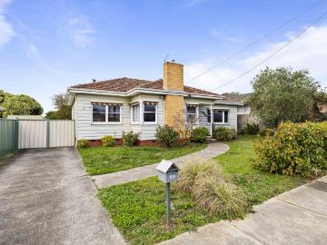 3 room house to let in 352 Forest Street, Wendouree