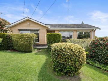 3 room house to let in 57 Lovenear Grove, Ballarat East
