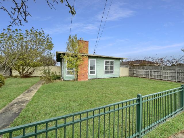 3 room house to let in 57 Wattle Avenue, Wendouree