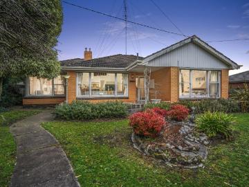 3 room house to let in 515 Ripon Street South, Redan