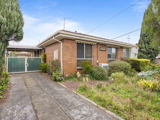 3 room house to let in 64 Marie Crescent, Wendouree