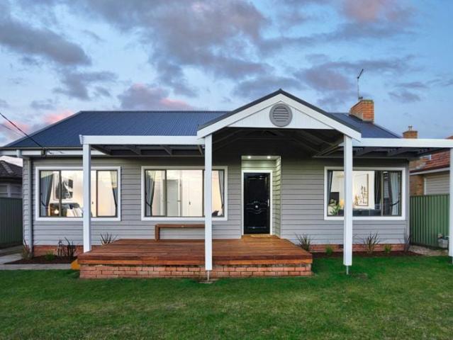 3 room house to let in 6 Harold Street, Wendouree