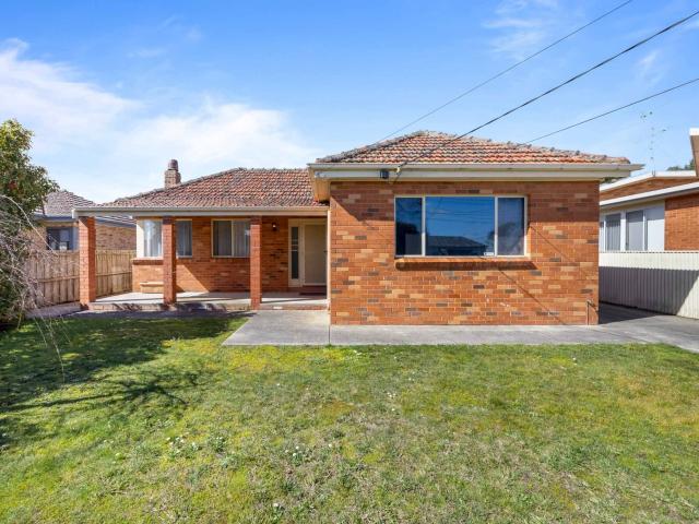 3 room house to let in 8 Brinkley Avenue, Wendouree