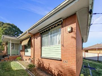Golden Point, Ballarat, Navigators - Parking