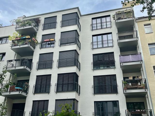 3 room loft, southwest balcony and large eat in kitchen