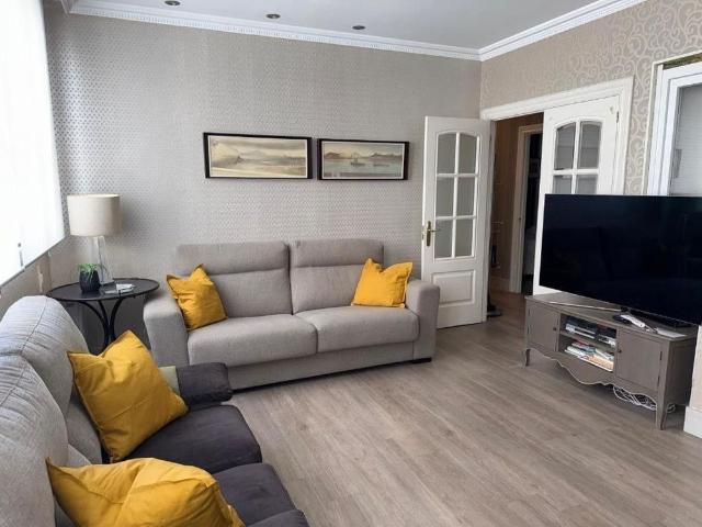 3 room luxury Apartment for rent in Bilbao, Spain