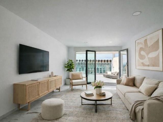 3 room luxury penthouse for rent in Valencia