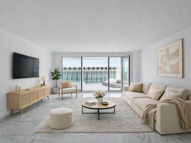 3 room luxury penthouse for rent in Valencia