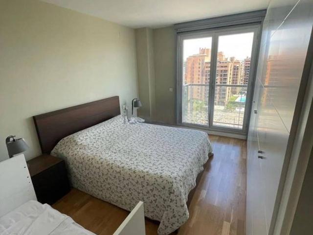 3 room luxury penthouse for rent in Valencia
