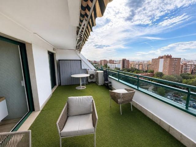 3 room luxury penthouse for rent in Valencia, Spain