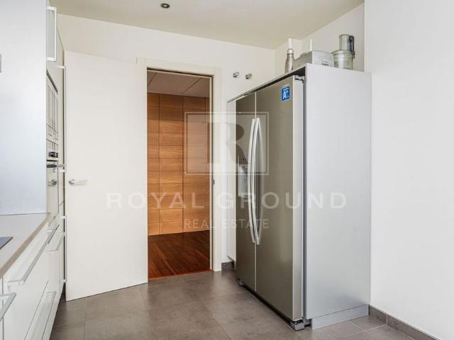 3 room luxury penthouse for rent in Barcelona, Spain