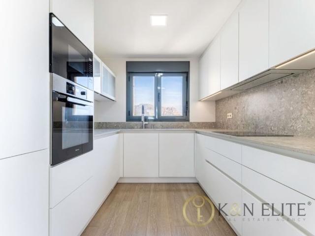 3 room luxury penthouse for rent in Benidorm, Valencia