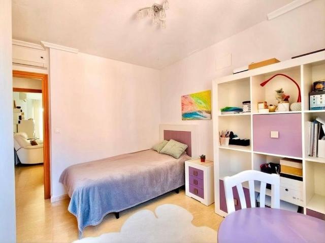 3 room luxury penthouse for rent in Playas de Orihuela, Spain
