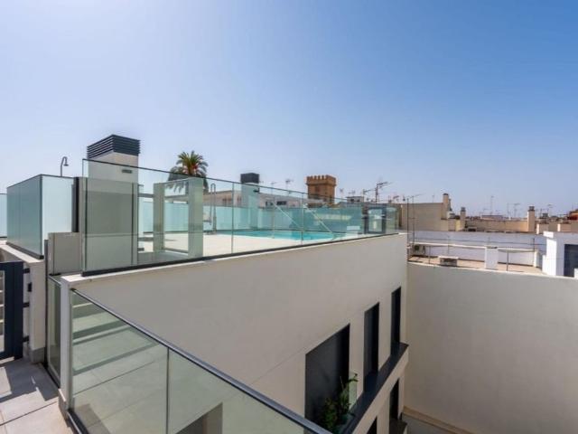 3 room luxury penthouse for rent in Seville, Spain
