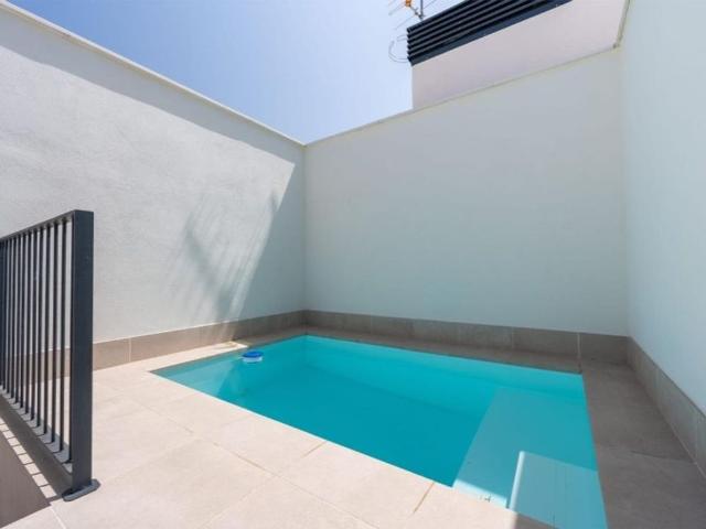 3 room luxury penthouse for rent in Seville, Spain