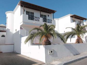 3 room luxury Villa for rent in Puerto del Carmen, Spain