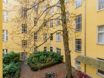 3 room spacious apartment in best location, Berlin Amsterdam Apartments for Rent