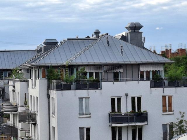 3 room penthouse, light flooded and very spacious, Berlin Amsterdam Apartments for Rent