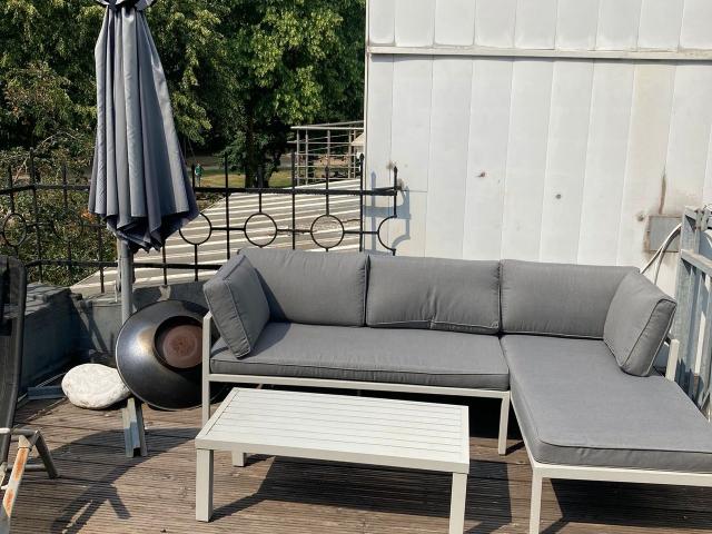 3 Room Period Apartment with Conservatory & Rooftop Terrace in Bremen, Bremen Amsterdam Apartments for Rent