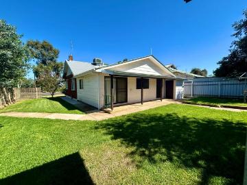 Junee, New South Wales, Marinna - Parking