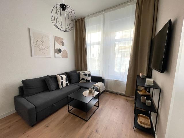 3 rooms, city, private parking, Hannover Amsterdam Apartments for Rent