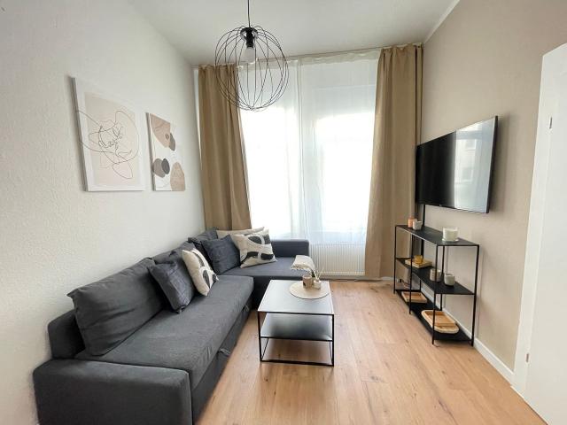 3 rooms, city, private parking, Hannover Amsterdam Apartments for Rent