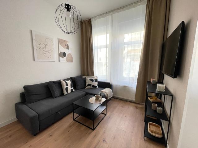 3 rooms, city, private parking
