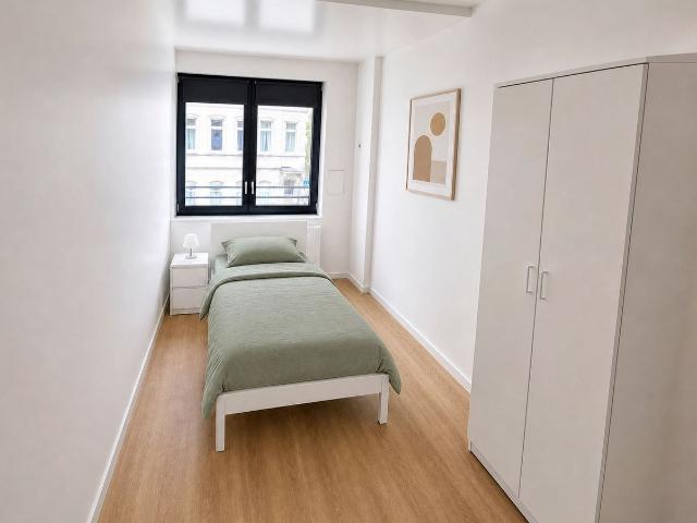 3 Rooms, Each with a Single Bed Modern New Build Apartment in Mülheim an der Ruhr, Mulheim an der Ruhr Amsterdam Apartments for Rent