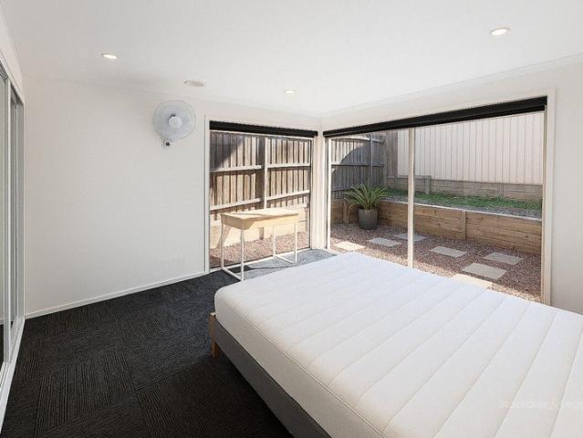4 ROOMS FOR RENT! LARGE MODERN ROOMS